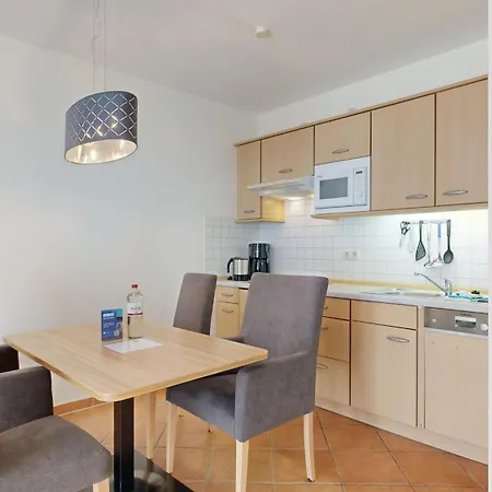 Appartementhaus Binzer Sterne 32 *